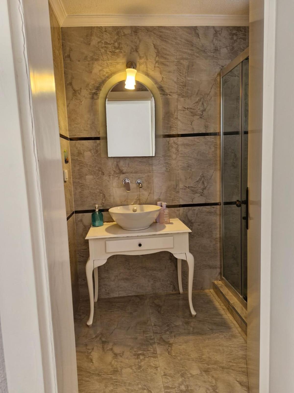 Simira Hotel Alacatı Bagian luar foto