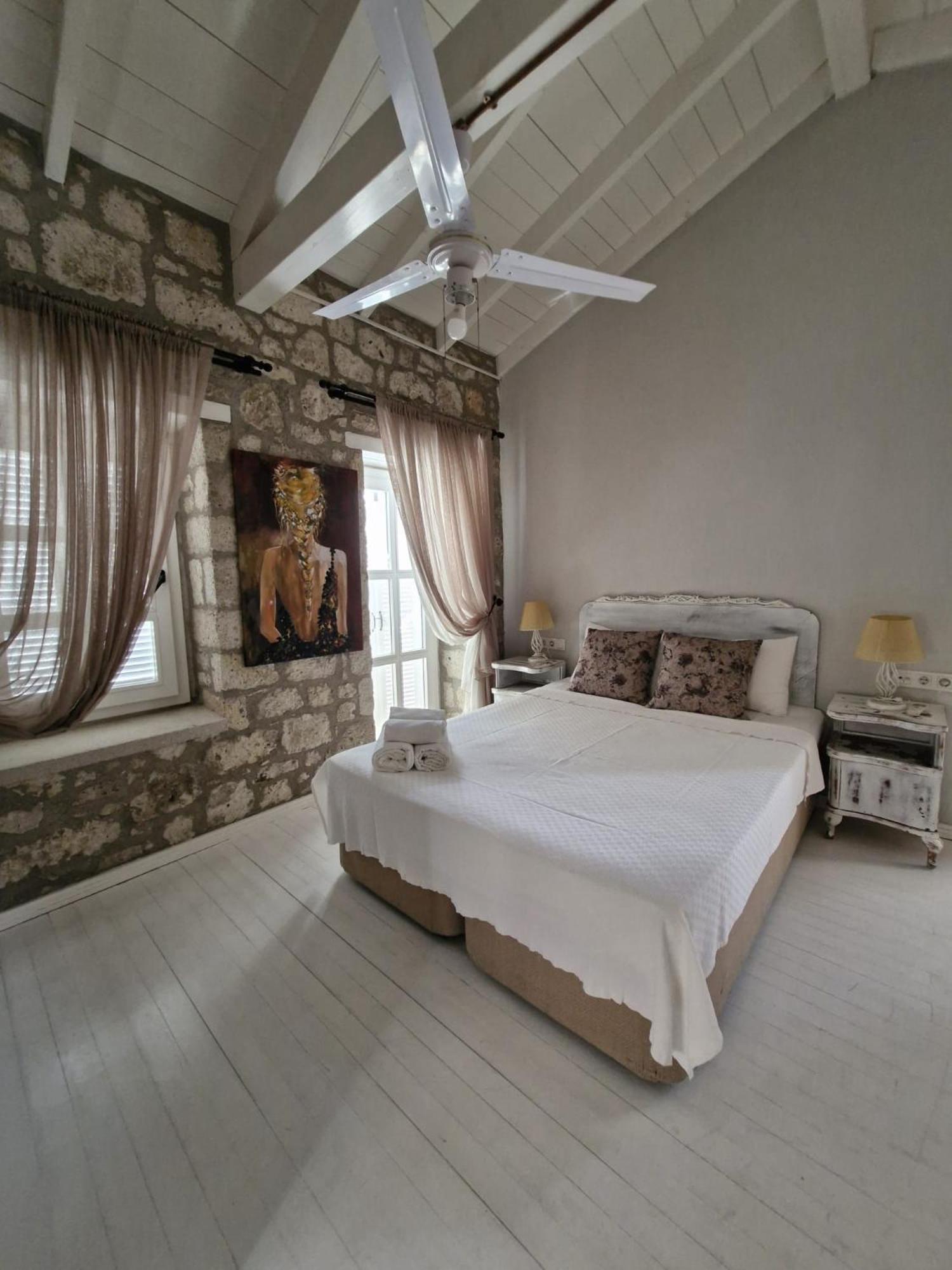 Simira Hotel Alacatı Bagian luar foto
