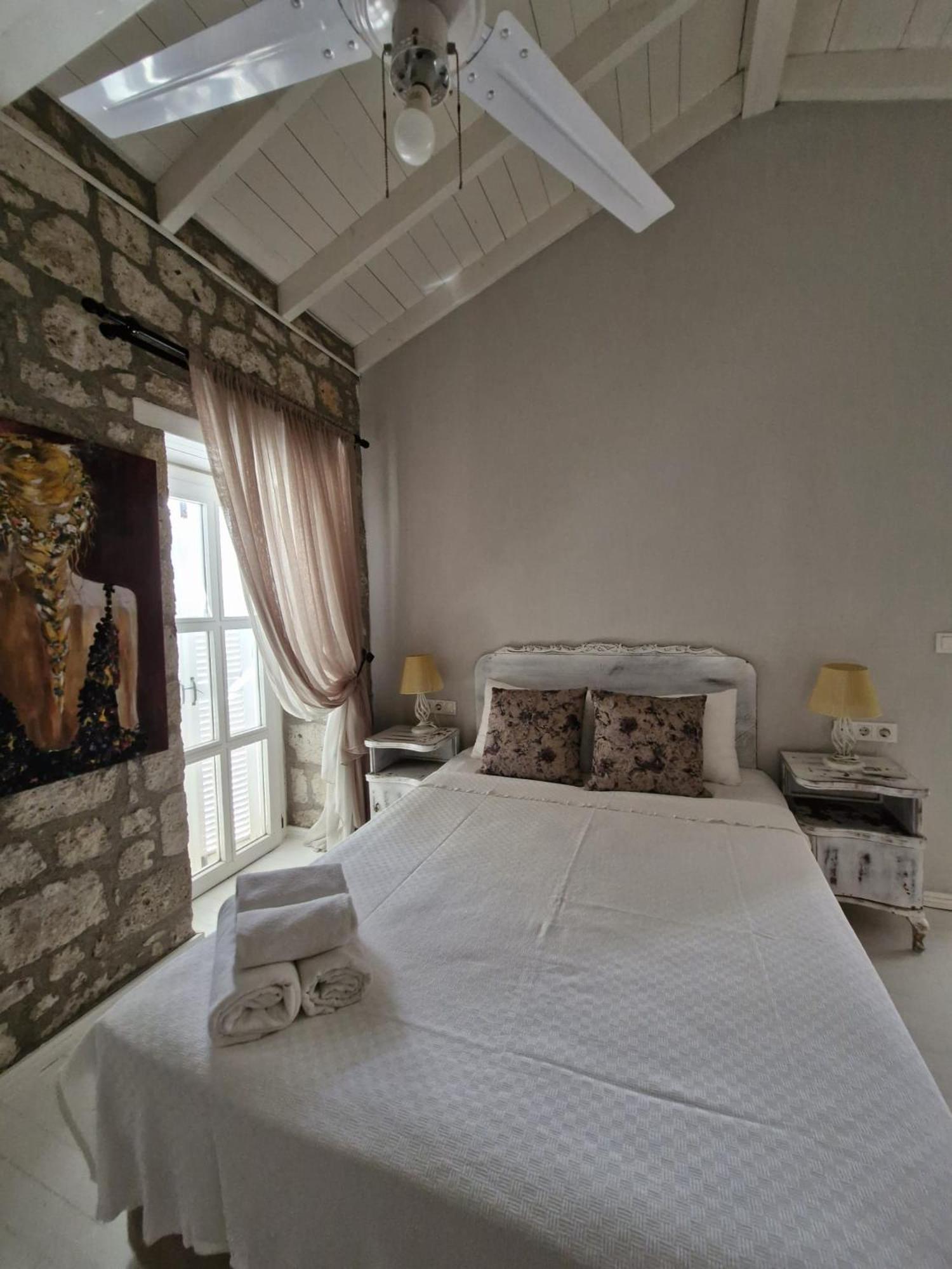 Simira Hotel Alacatı Bagian luar foto
