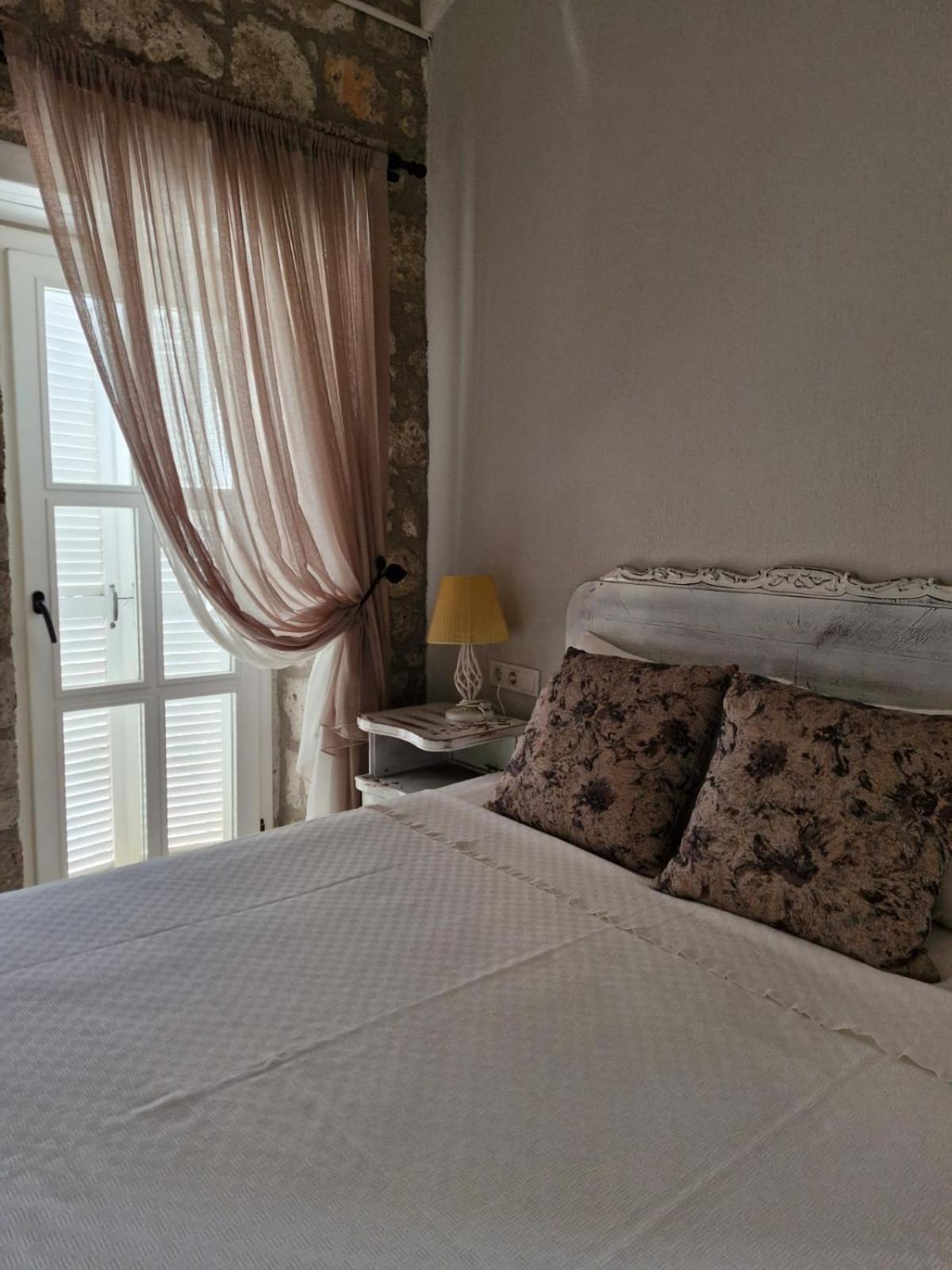 Simira Hotel Alacatı Bagian luar foto