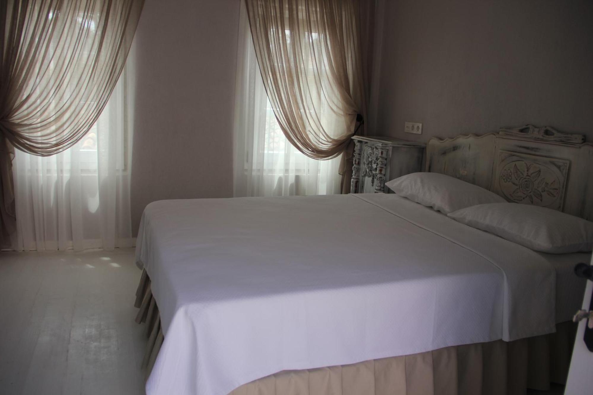 Simira Hotel Alacatı Bagian luar foto