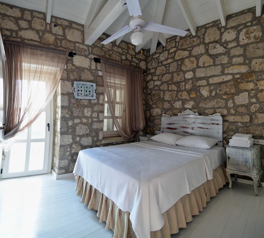 Simira Hotel Alacatı Bagian luar foto