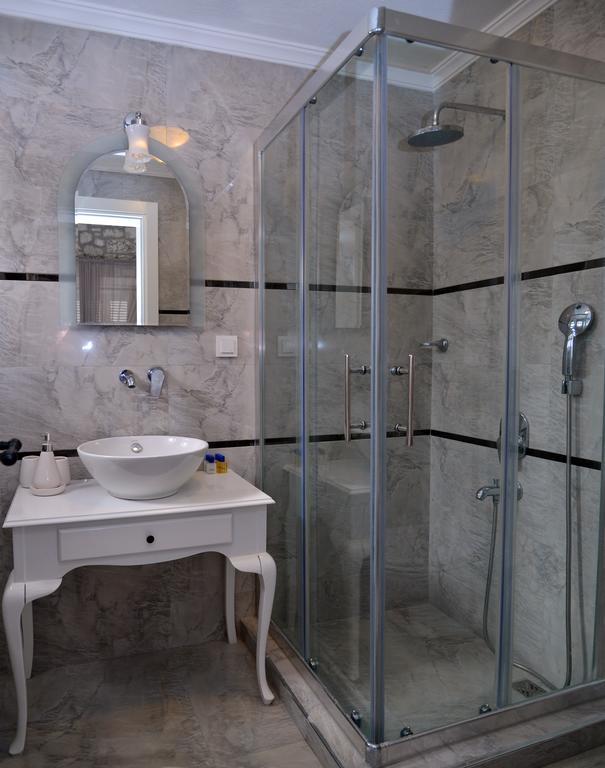 Simira Hotel Alacatı Bagian luar foto