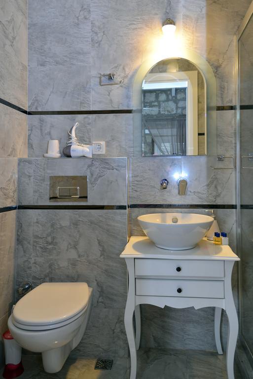 Simira Hotel Alacatı Bagian luar foto